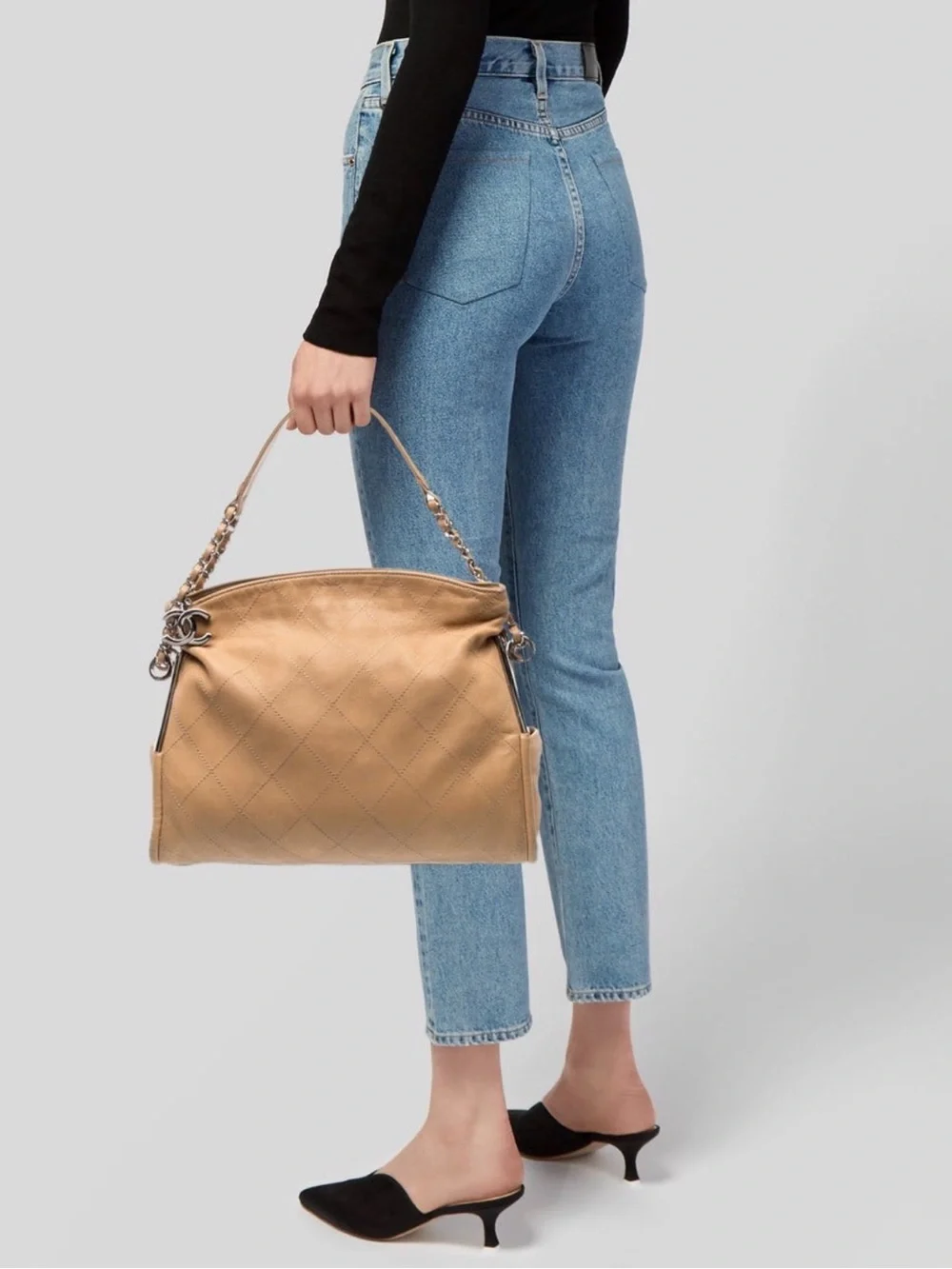 CHANEL Quilted Lambskin Shoulder Bag Soft Hobo